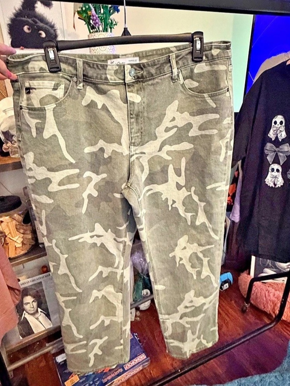 Kankan camo relaxed jeans in Green & White Waist 33